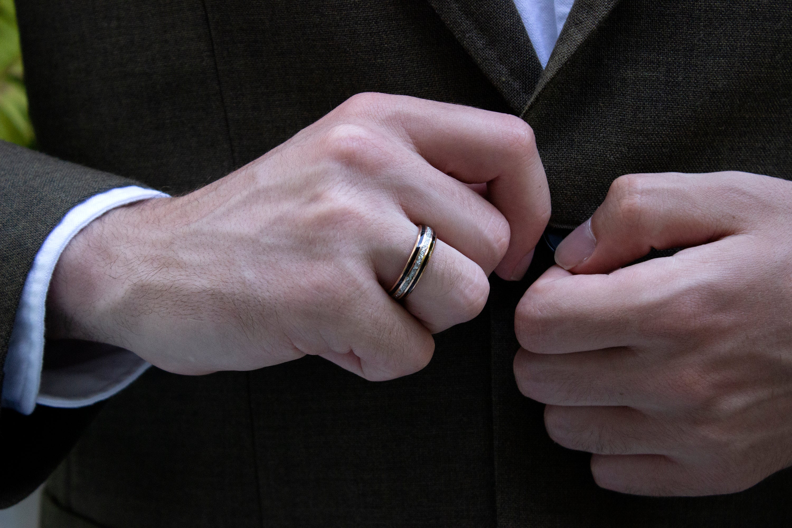 6mm ring, rose gold plated ring, ring with meteorite inlay, rose gold ring, ring with 2 black lines, suit, ring on hand